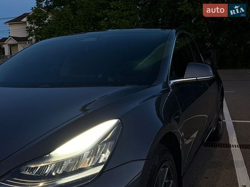Седан Tesla Model 3 2018 в Борисполе