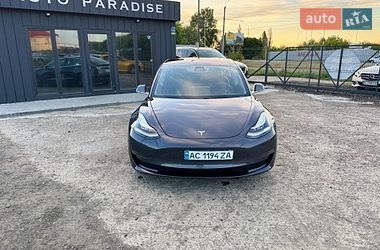 Седан Tesla Model 3 2018 в Луцке