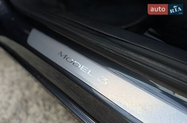 Седан Tesla Model 3 2018 в Луцке