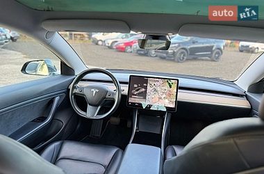 Седан Tesla Model 3 2018 в Луцке