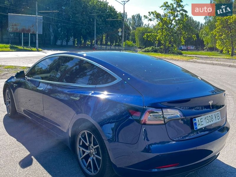 Седан Tesla Model 3 2018 в Кривом Роге