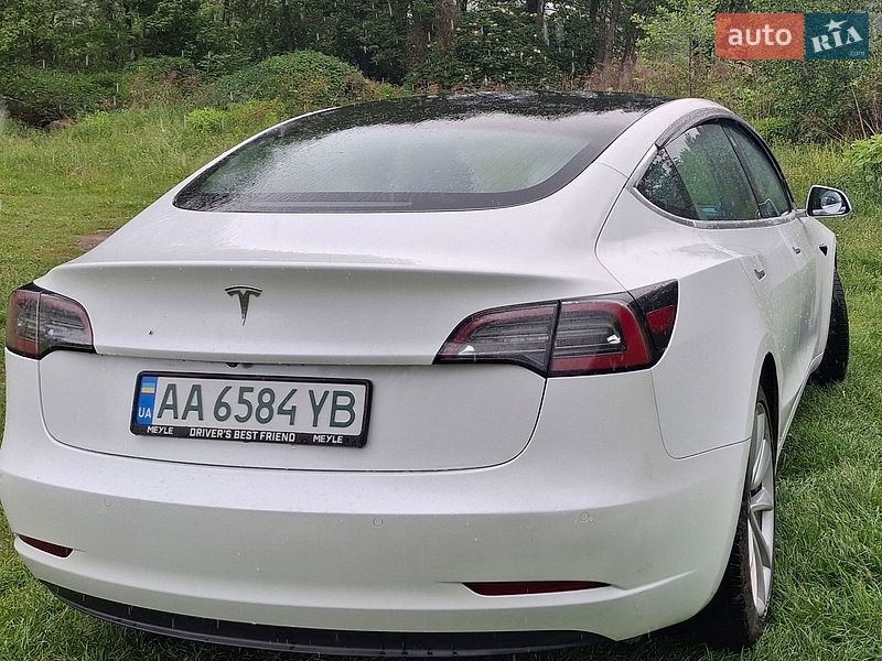 Седан Tesla Model 3 2019 в Києві