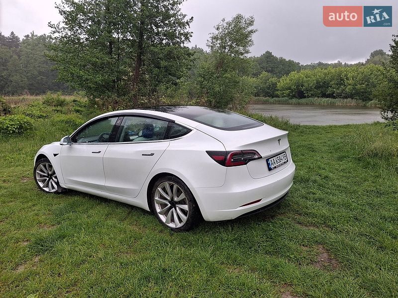 Седан Tesla Model 3 2019 в Києві