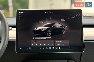 Седан Tesla Model 3 2023 в Львове