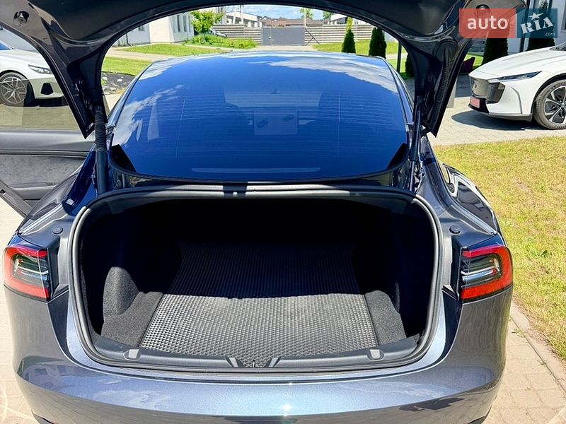 Седан Tesla Model 3 2023 в Сумах