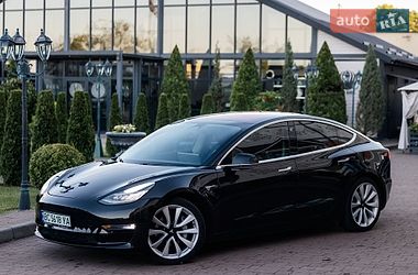 Седан Tesla Model 3 2018 в Стрию