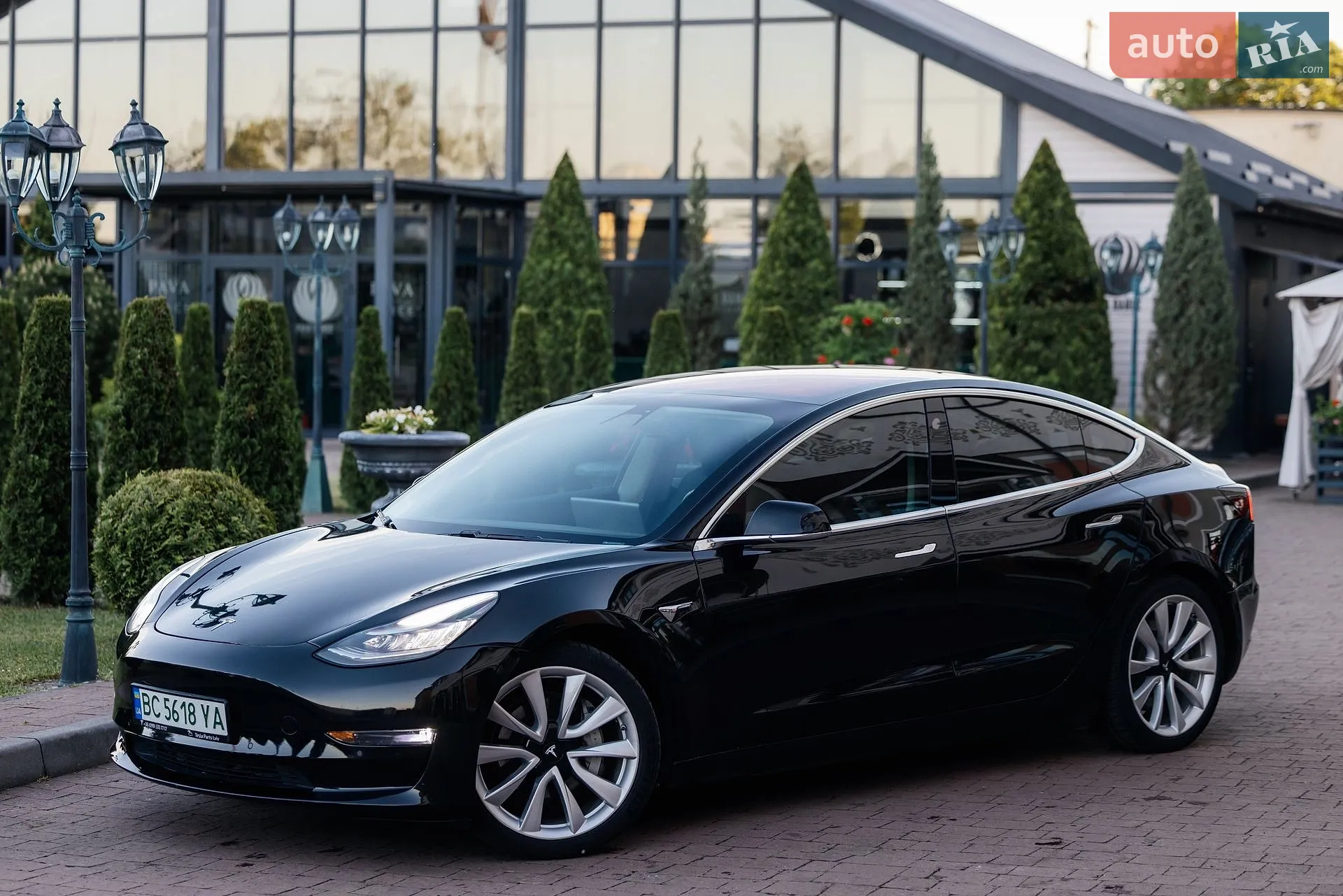 2018 Tesla Model 3 - фото 1