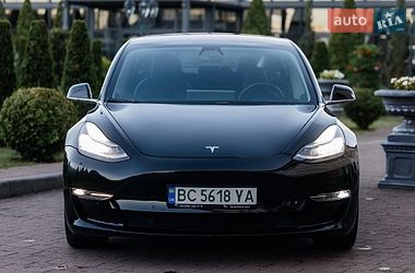 Седан Tesla Model 3 2018 в Стрию