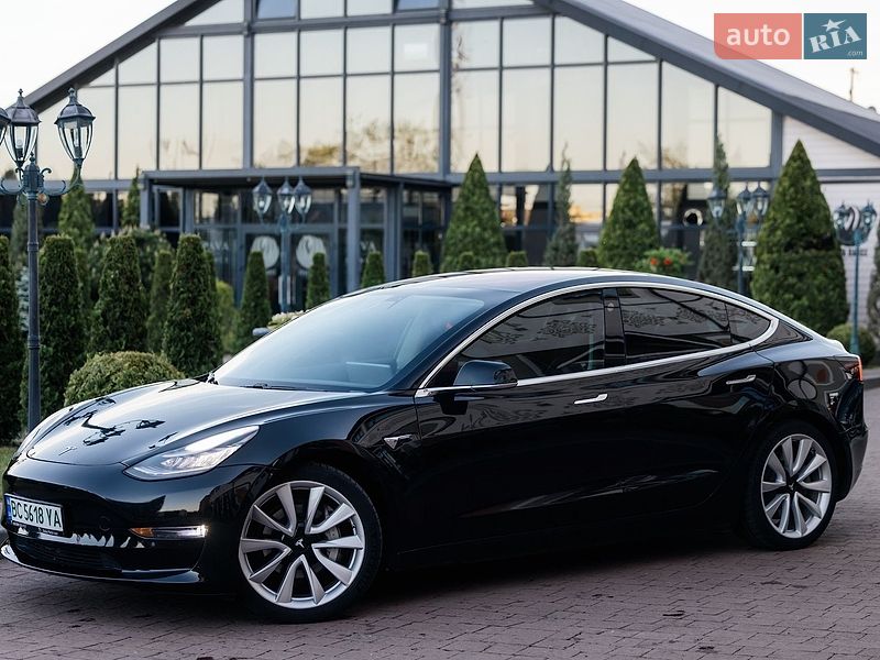 Седан Tesla Model 3 2018 в Стрию