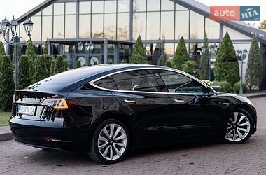 Седан Tesla Model 3 2018 в Стрию