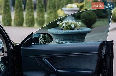 Седан Tesla Model 3 2018 в Стрию