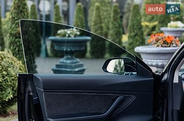 Седан Tesla Model 3 2018 в Стрию