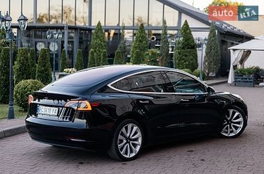 Седан Tesla Model 3 2018 в Стрию