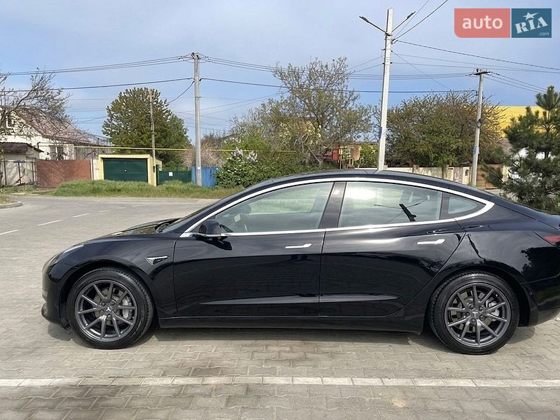 Tesla Model 3 2019