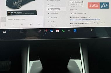 Седан Tesla Model 3 2018 в Стрию