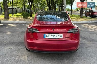 Седан Tesla Model 3 2021 в Кам'янському