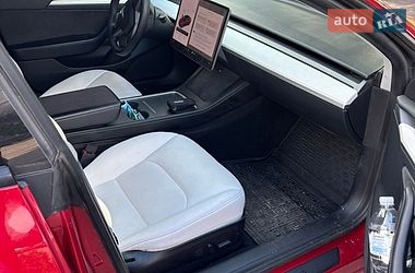 Седан Tesla Model 3 2021 в Кам'янському