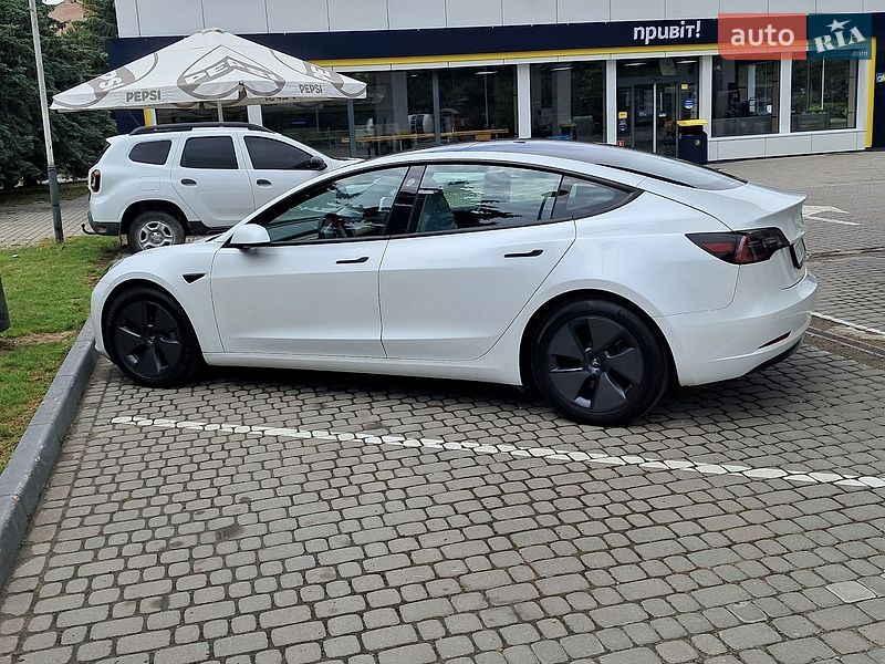 Седан Tesla Model 3 2020 в Ивано-Франковске