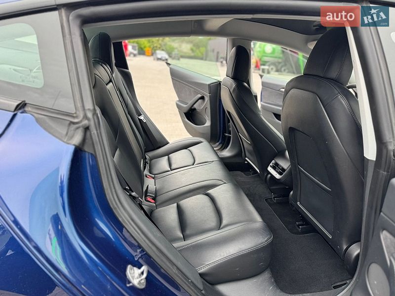 Седан Tesla Model 3 2021 в Одесі