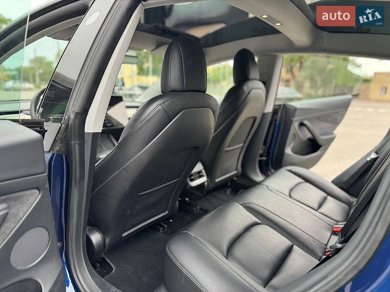 Седан Tesla Model 3 2021 в Одесі