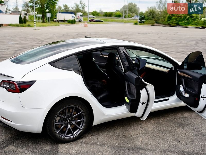 Седан Tesla Model 3 2022 в Києві фото 17 Седан Tesla Model 3 2022 в Києві