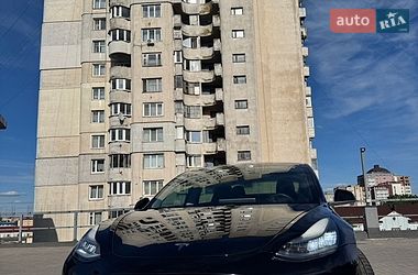 Седан Tesla Model 3 2019 в Хмельницькому фото Седан Tesla Model 3 2019 в Хмельницькому