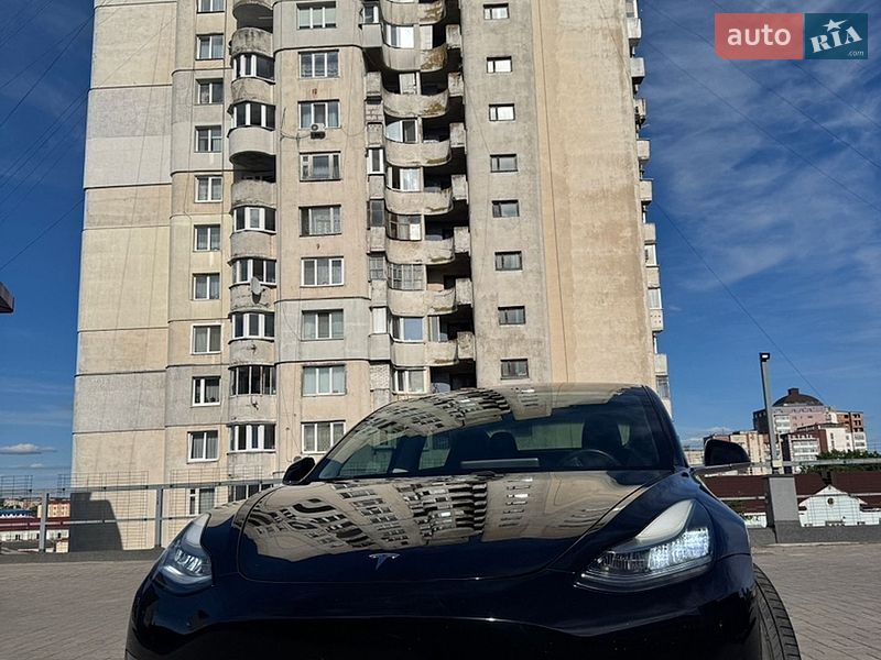 Седан Tesla Model 3 2019 в Хмельницькому фото Седан Tesla Model 3 2019 в Хмельницькому
