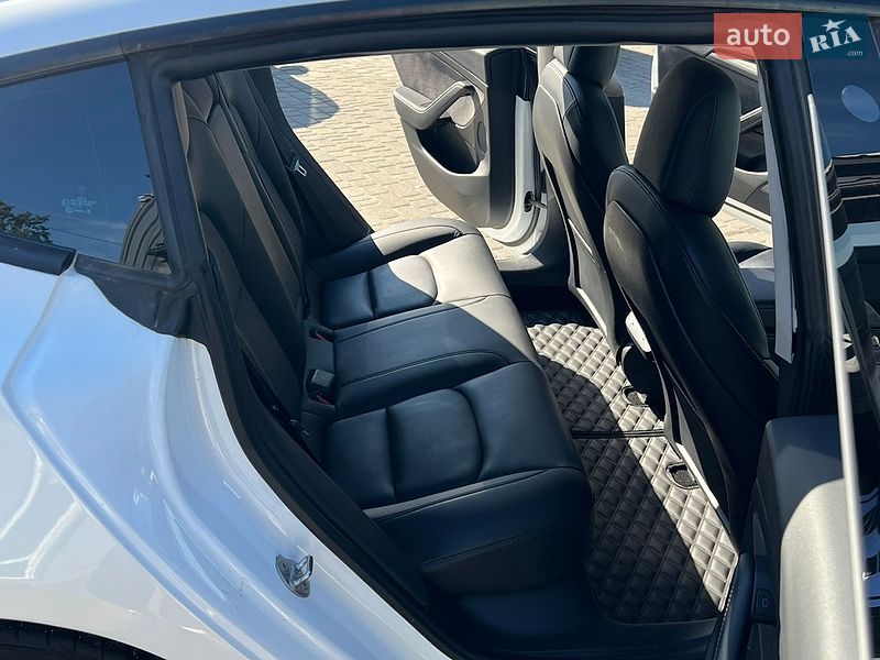 Седан Tesla Model 3 2021 в Білій Церкві