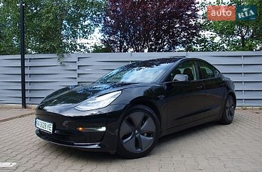 Седан Tesla Model 3 2018 в Києві