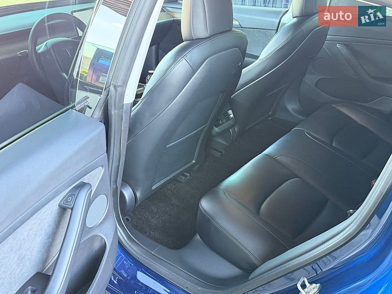 Седан Tesla Model 3 2021 в Одессе