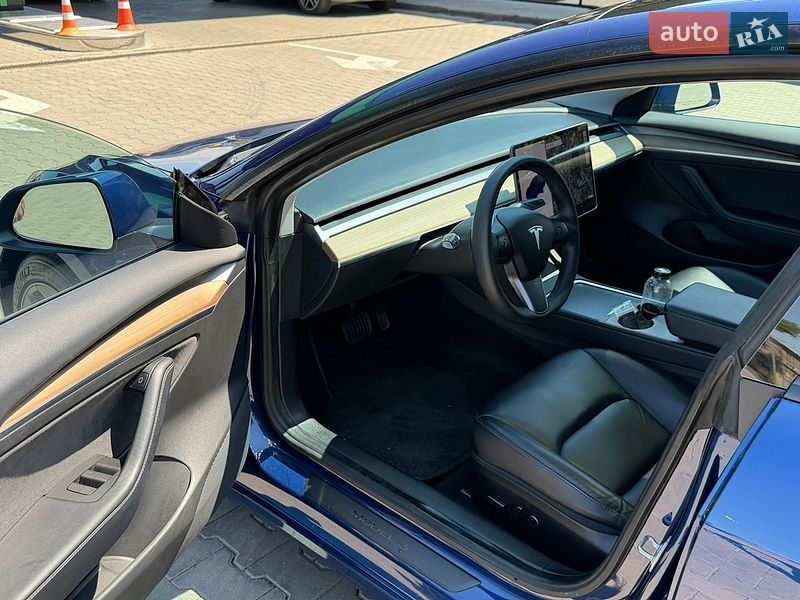 Седан Tesla Model 3 2021 в Одессе