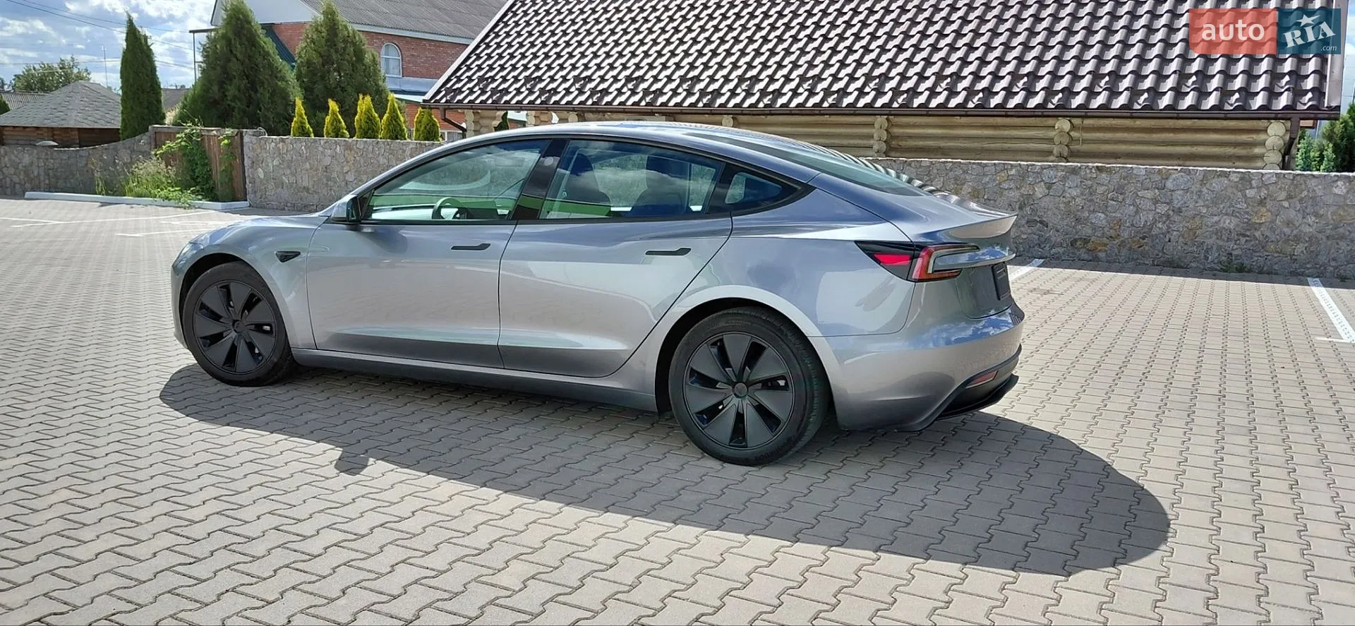 2025 Tesla Model 3 - мініатюра 10
