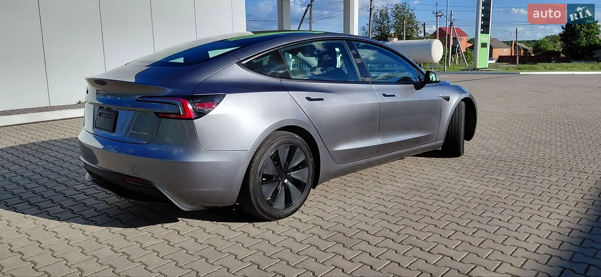 2025 Tesla Model 3 - мініатюра 16