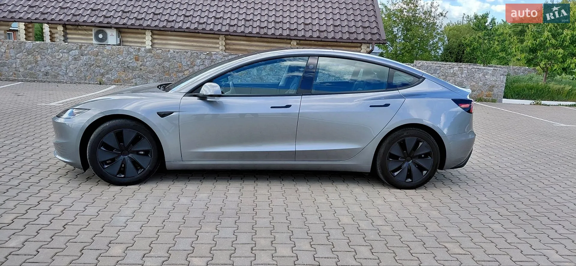 2025 Tesla Model 3 - мініатюра 21