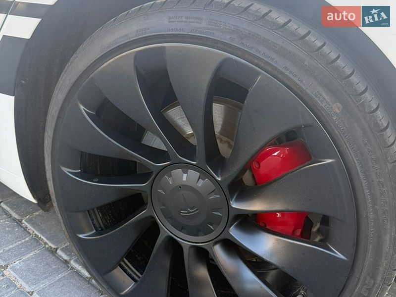 Седан Tesla Model 3 2023 в Одессе