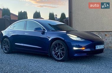 tesla model-3 2018 в Рокитное от профессионального продавца Petro