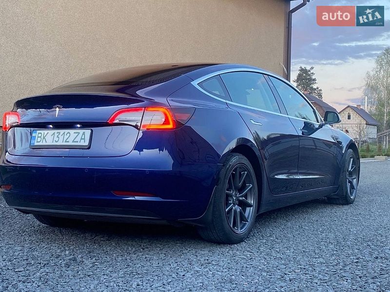 Седан Tesla Model 3 2018 в Рокитном фото 4 Седан Tesla Model 3 2018 в Рокитном