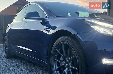 Седан Tesla Model 3 2018 в Рокитном фото 15 Седан Tesla Model 3 2018 в Рокитном