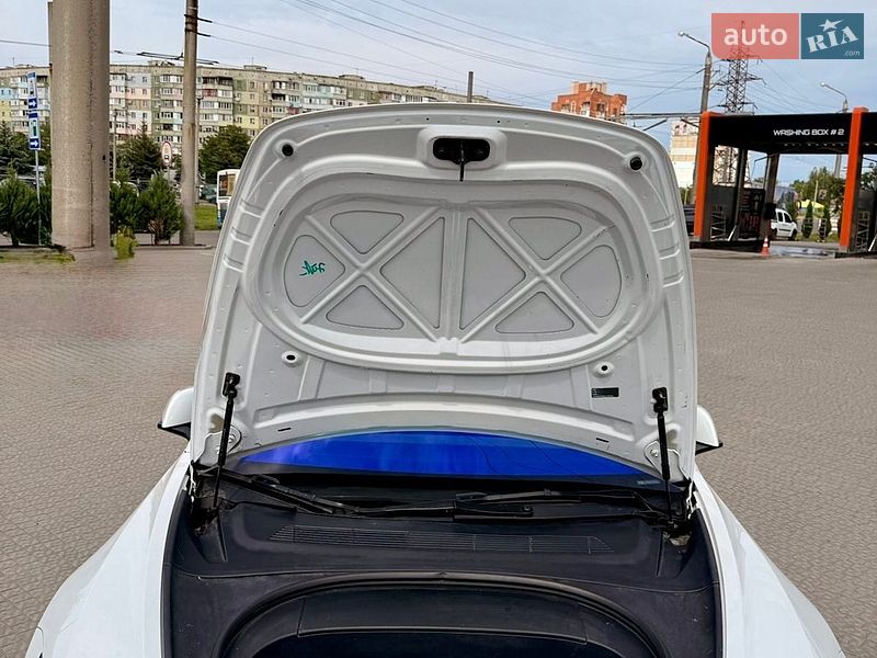 Седан Tesla Model 3 2024 в Полтаві