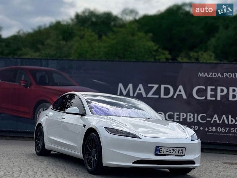 Tesla Model 3 2024