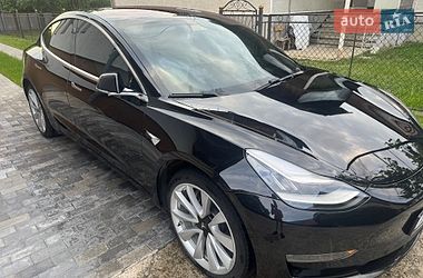 Седан Tesla Model 3 2018 в Долине