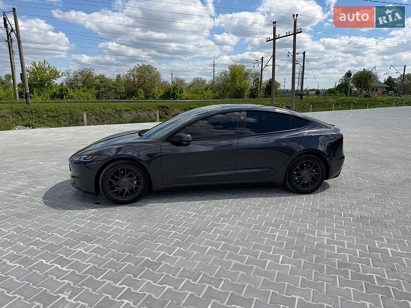 Седан Tesla Model 3 2024 в Золочеве