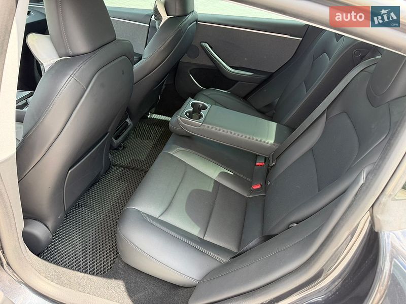 Седан Tesla Model 3 2024 в Золочеве