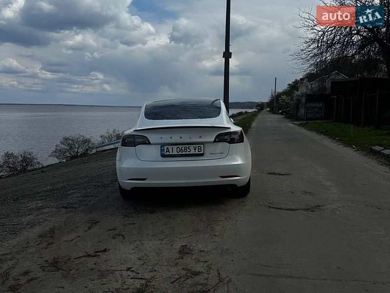 Седан Tesla Model 3 2019 в Киеве