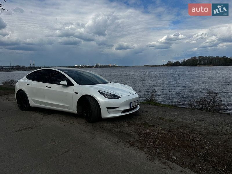 Седан Tesla Model 3 2019 в Киеве
