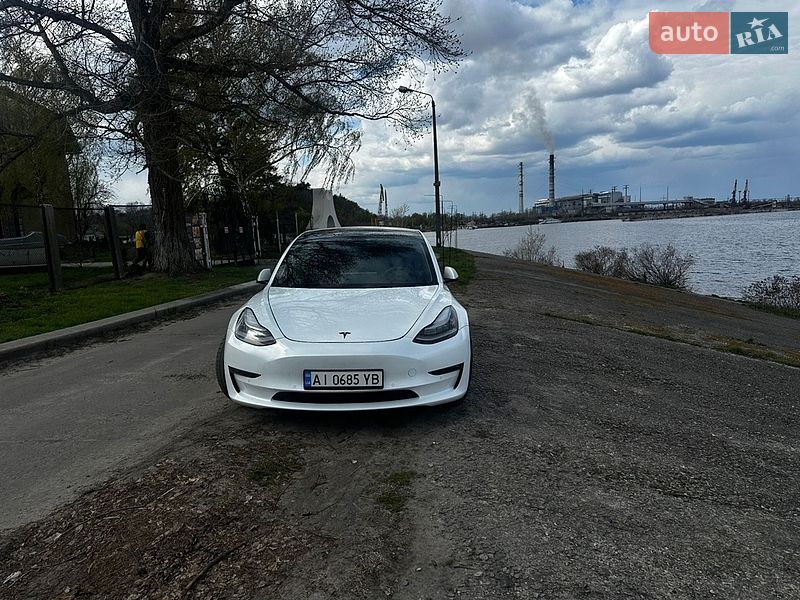 Седан Tesla Model 3 2019 в Киеве