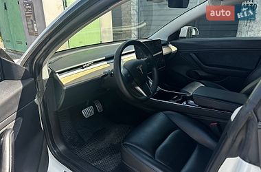 Седан Tesla Model 3 2019 в Киеве