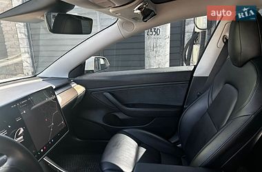 Седан Tesla Model 3 2019 в Киеве