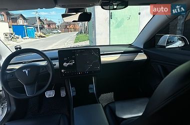 Седан Tesla Model 3 2019 в Киеве