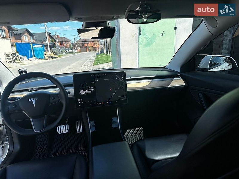 Седан Tesla Model 3 2019 в Киеве